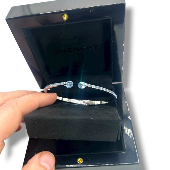 NWT Givenchy Crystal & Pavé Hinged Bangle Bracelet silver & Light Blue NEW - Picture 4 of 12